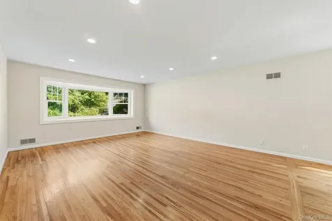 40 Sammis Lane White Plains NY 10605
