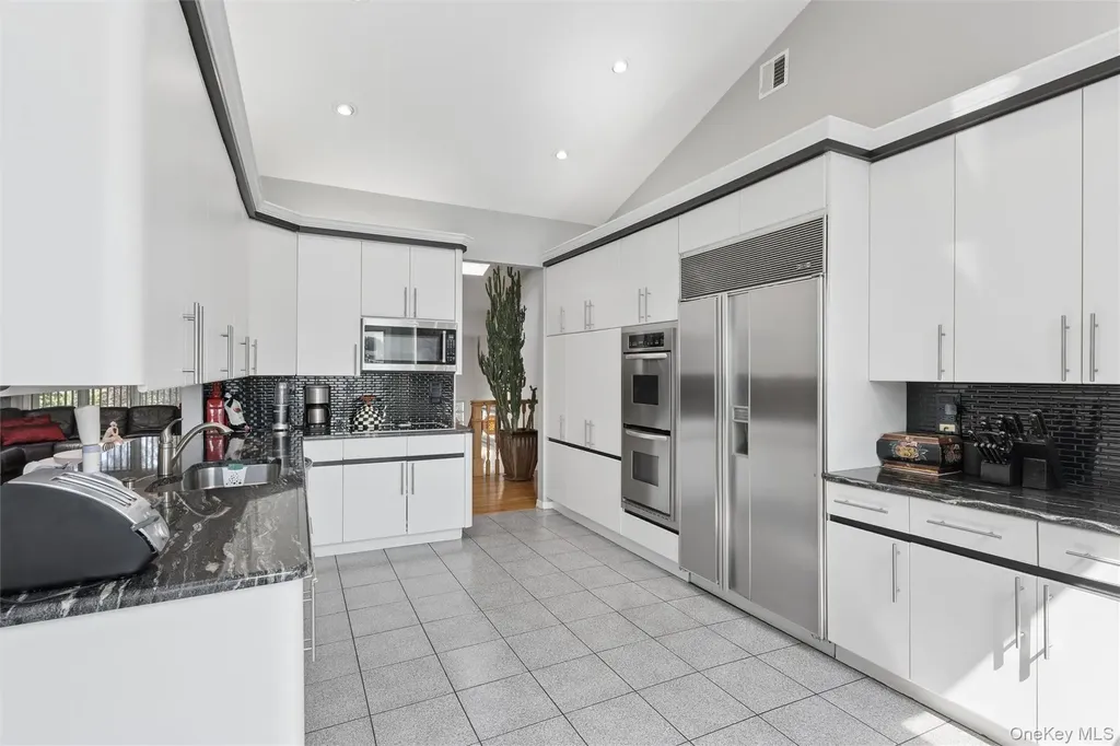 2883 Judith Drive Bellmore NY 11710
