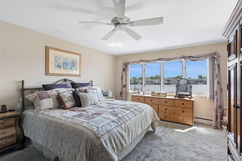 2883 Judith Drive Bellmore NY 11710