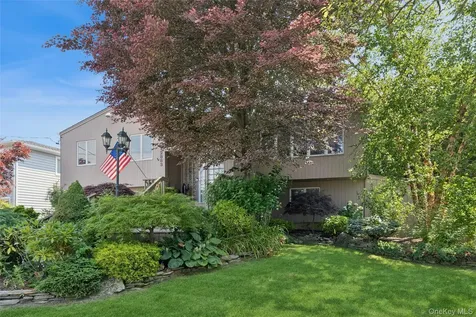 2883 Judith Drive Bellmore NY 11710