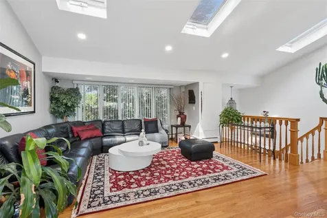 2883 Judith Drive Bellmore NY 11710
