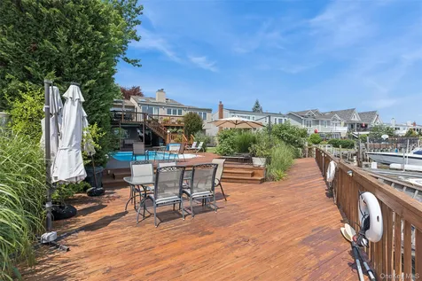 2883 Judith Drive Bellmore NY 11710