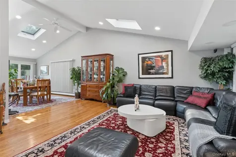 2883 Judith Drive Bellmore NY 11710