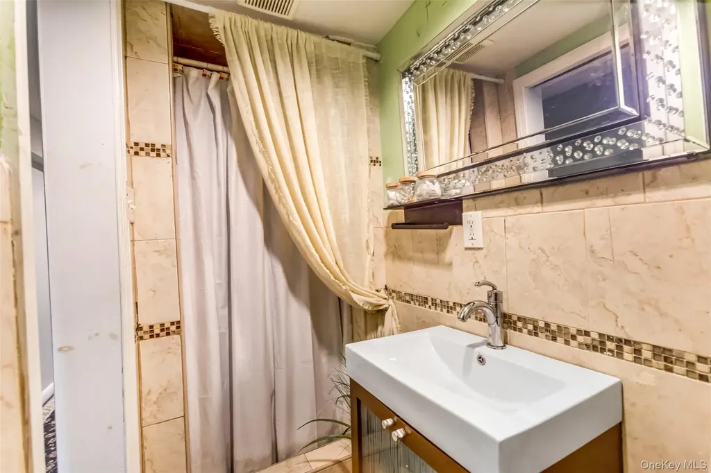 18 Pleasant Place Brooklyn NY 11233