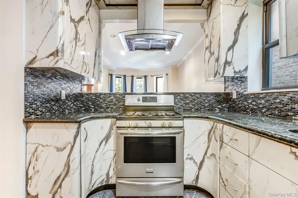 18 Pleasant Place Brooklyn NY 11233