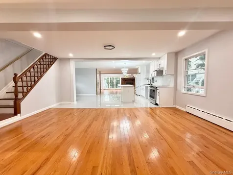 20 Baylis Place Syosset NY 11791