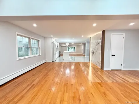 20 Baylis Place Syosset NY 11791