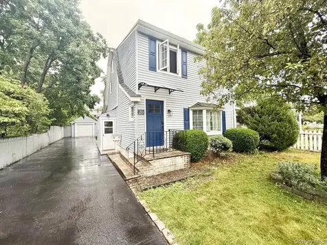 20 Baylis Place Syosset NY 11791