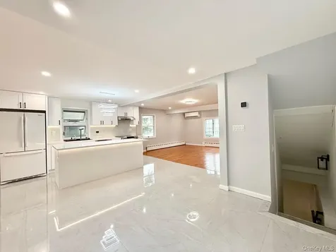 20 Baylis Place Syosset NY 11791