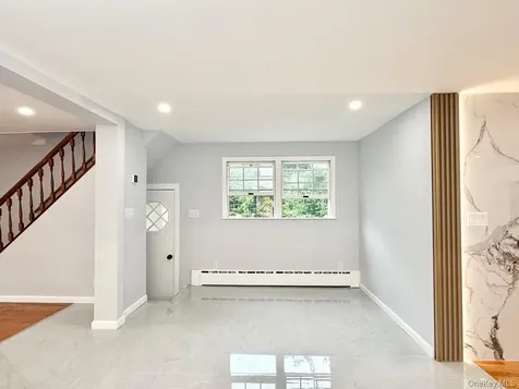 20 Baylis Place Syosset NY 11791