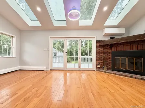 20 Baylis Place Syosset NY 11791