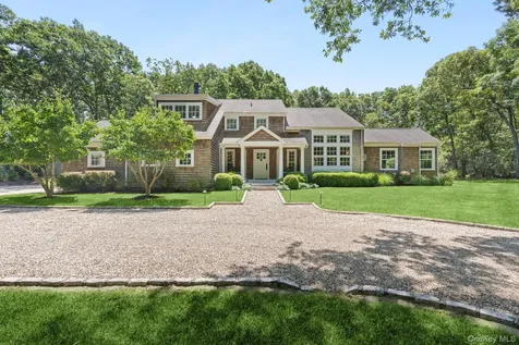 22 Spring Lane Sag Harbor NY 11963