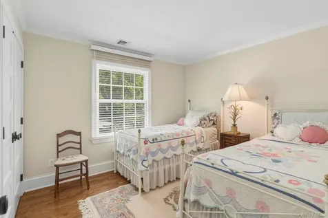 22 Spring Lane Sag Harbor NY 11963
