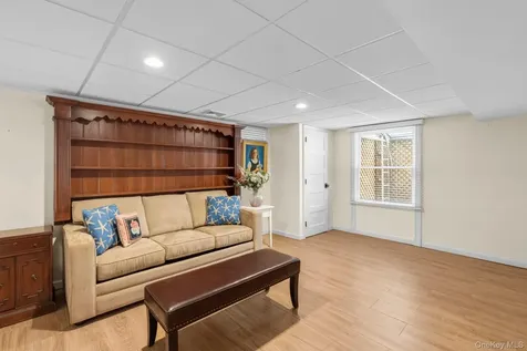 22 Spring Lane Sag Harbor NY 11963