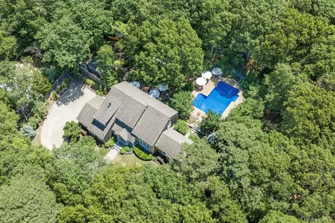 22 Spring Lane Sag Harbor NY 11963