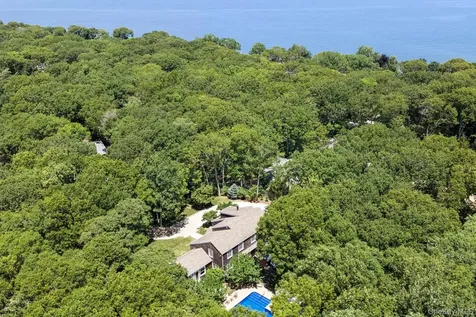 22 Spring Lane Sag Harbor NY 11963