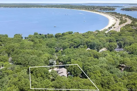 22 Spring Lane Sag Harbor NY 11963