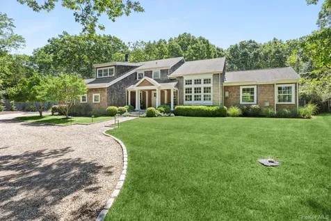 22 Spring Lane Sag Harbor NY 11963