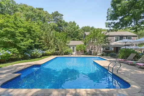 22 Spring Lane Sag Harbor NY 11963