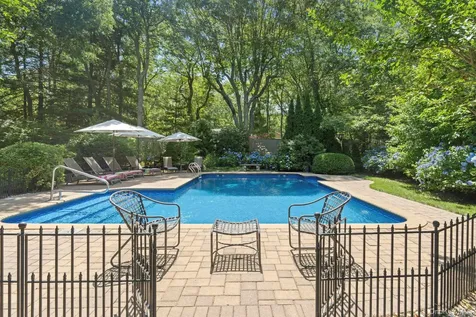 22 Spring Lane Sag Harbor NY 11963