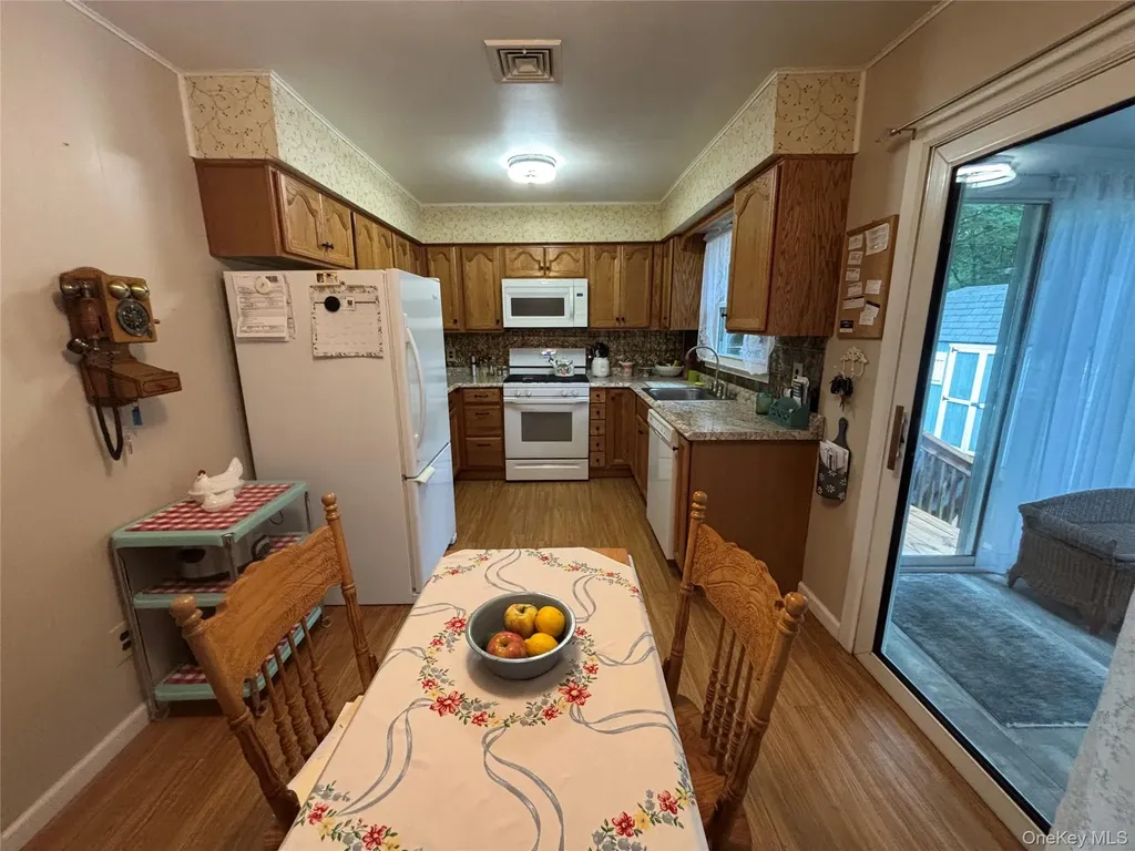 72 Fanning Boulevard Riverhead NY 11901
