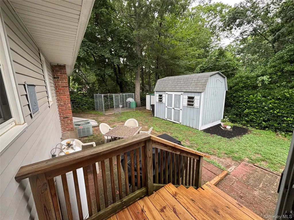 72 Fanning Boulevard Riverhead NY 11901
