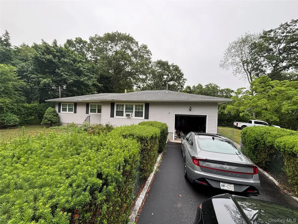 72 Fanning Boulevard Riverhead NY 11901