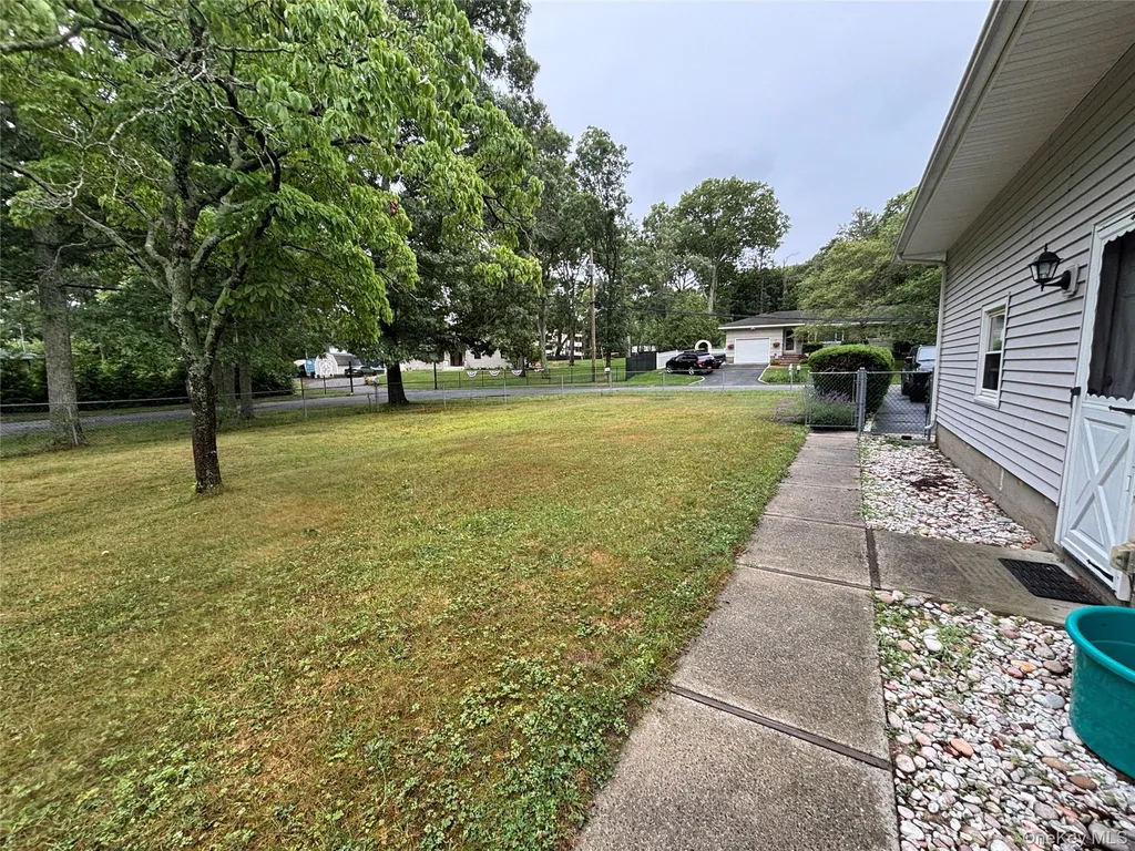 72 Fanning Boulevard Riverhead NY 11901