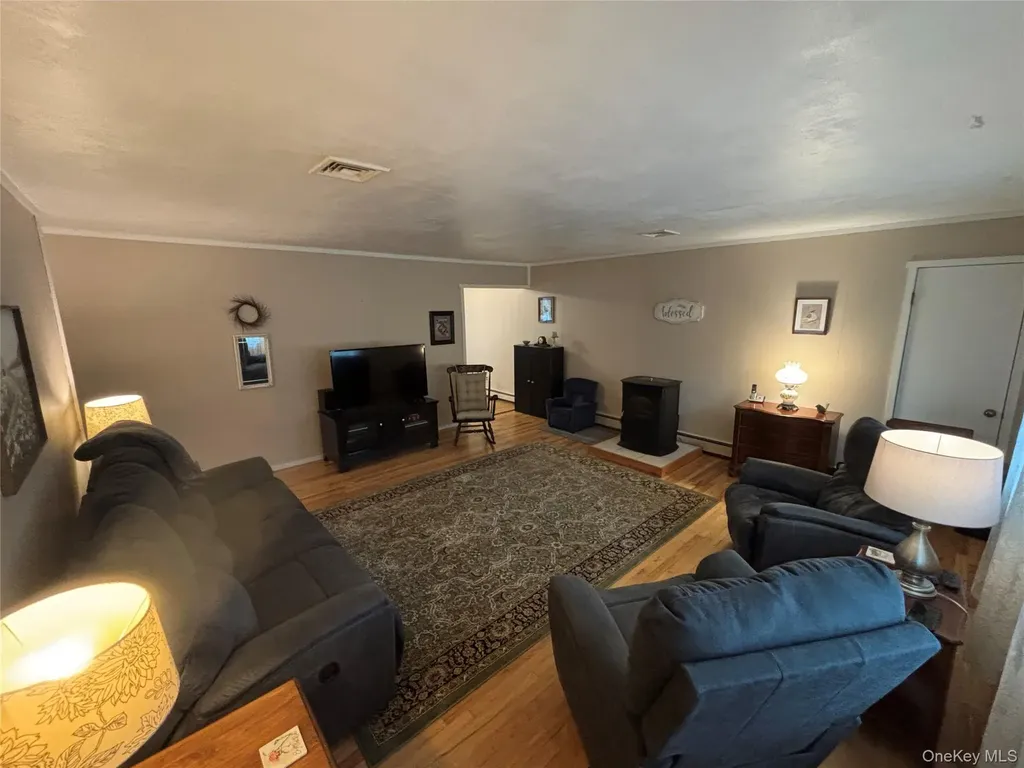 72 Fanning Boulevard Riverhead NY 11901