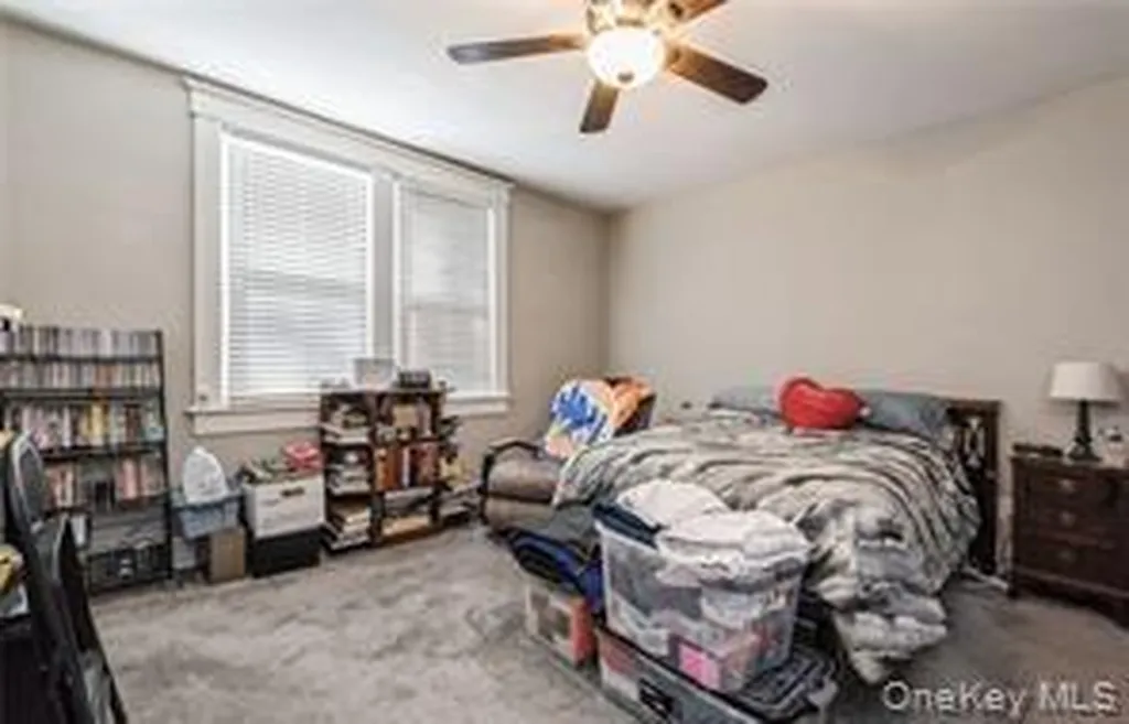 456 S Wellwood Avenue Lindenhurst NY 11757