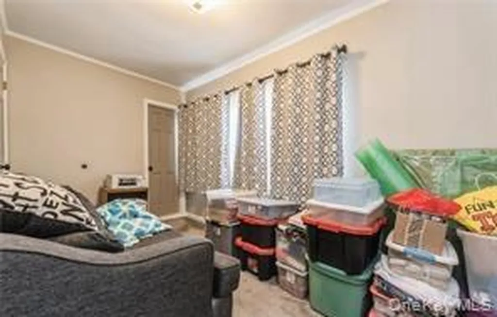 456 S Wellwood Avenue Lindenhurst NY 11757