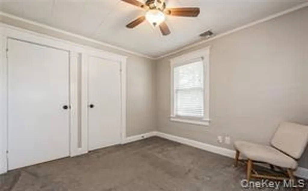 456 S Wellwood Avenue Lindenhurst NY 11757