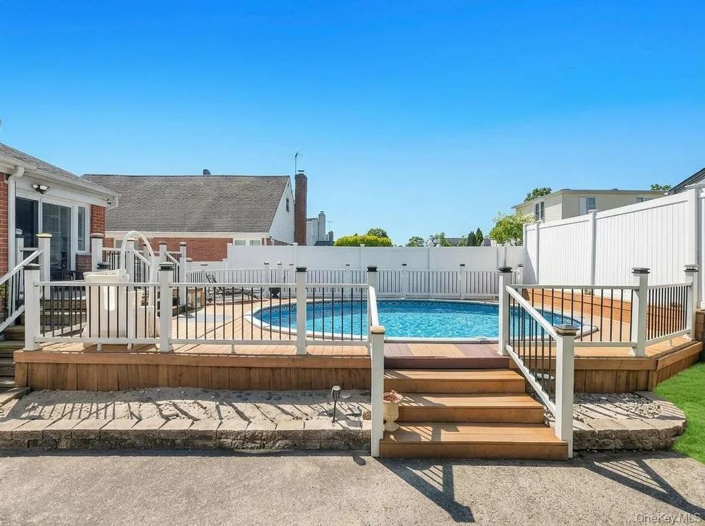 2182 Baylis Avenue Elmont NY 11003