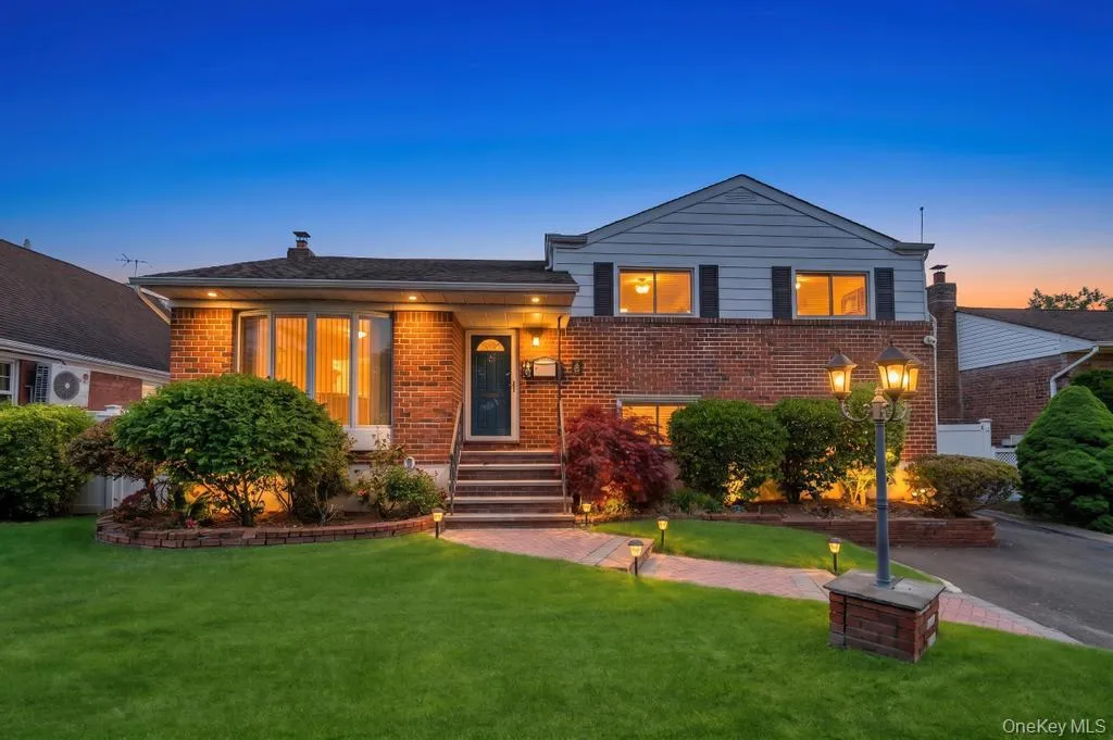 2182 Baylis Avenue Elmont NY 11003