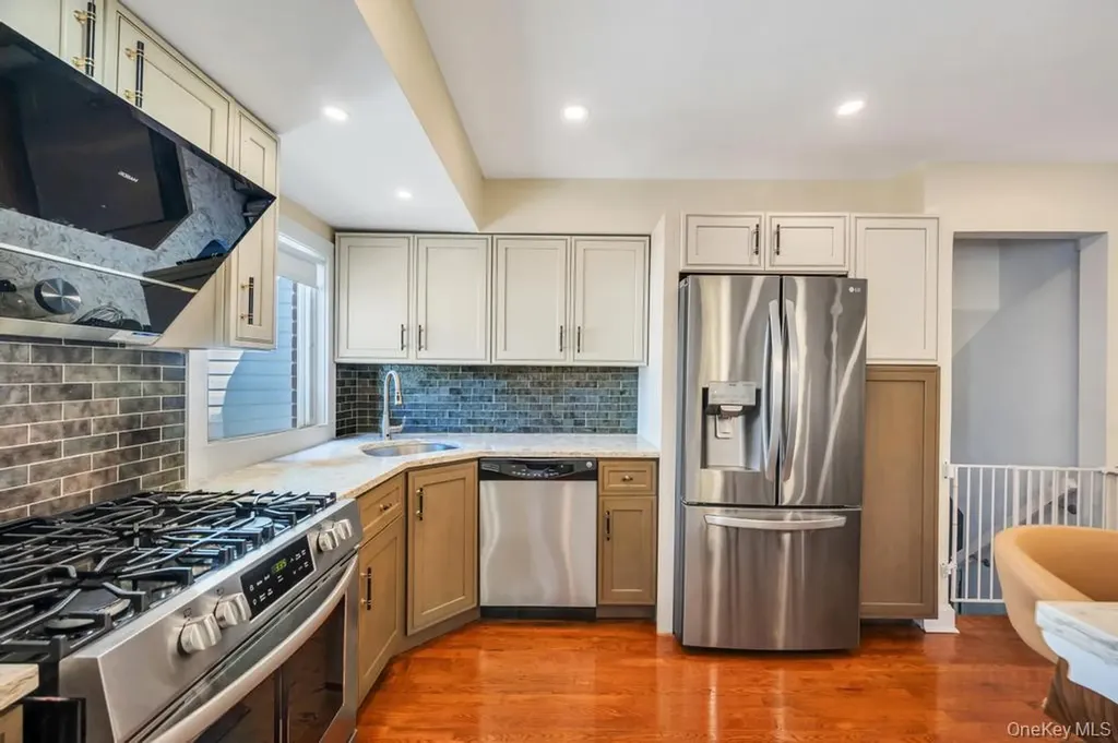 2182 Baylis Avenue Elmont NY 11003