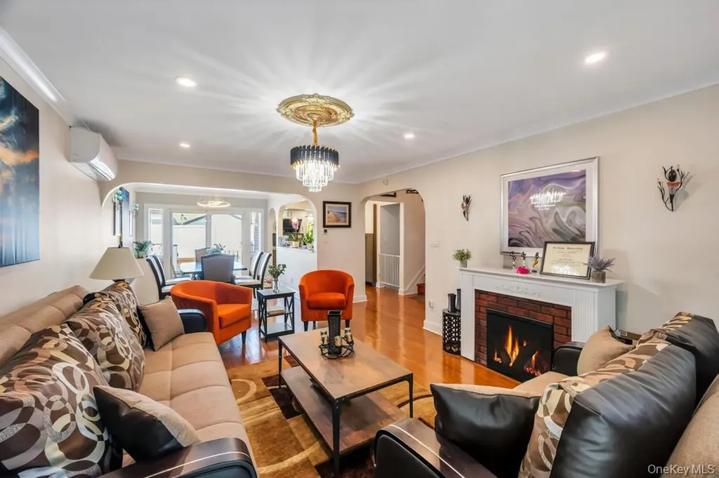 2182 Baylis Avenue Elmont NY 11003