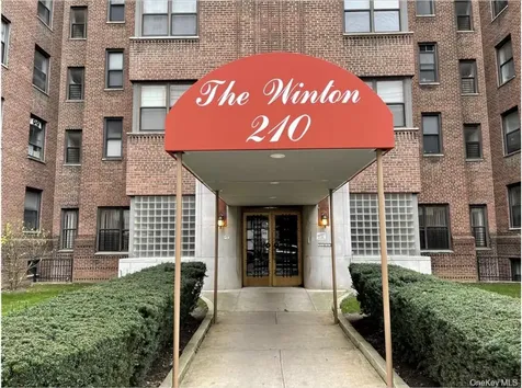 210 Martine Avenue White Plains NY 10601