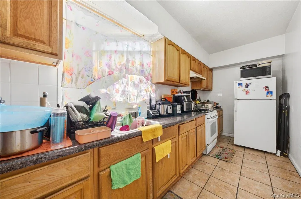 3232 Bronxwood Avenue Bronx NY 10469