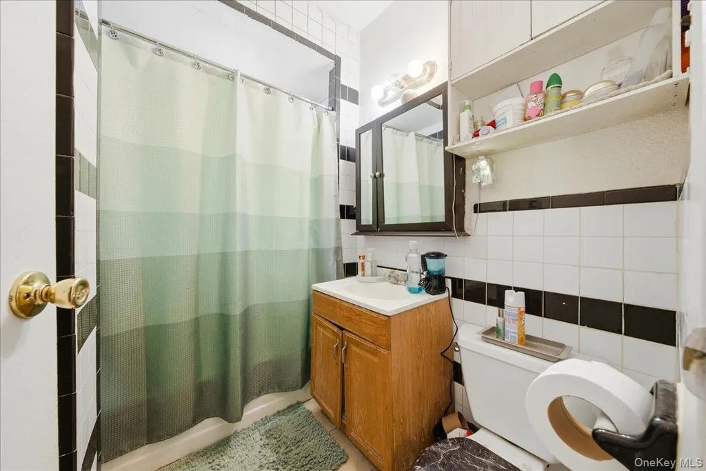 3232 Bronxwood Avenue Bronx NY 10469