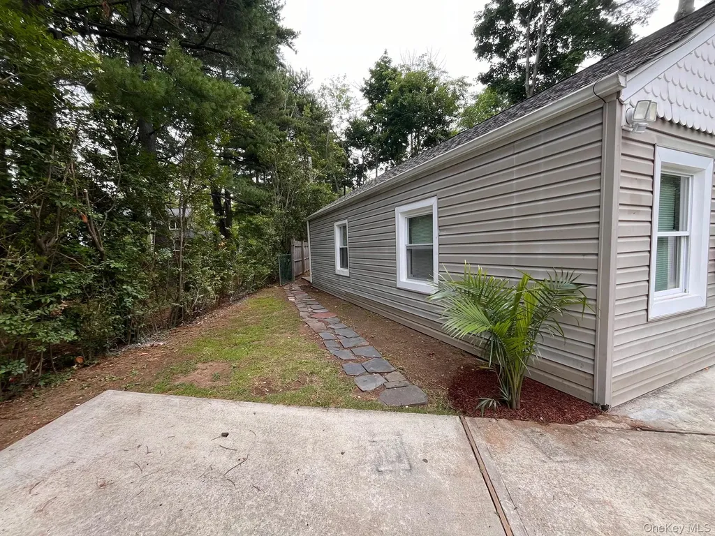 44 Commander Avenue Hempstead NY 11550