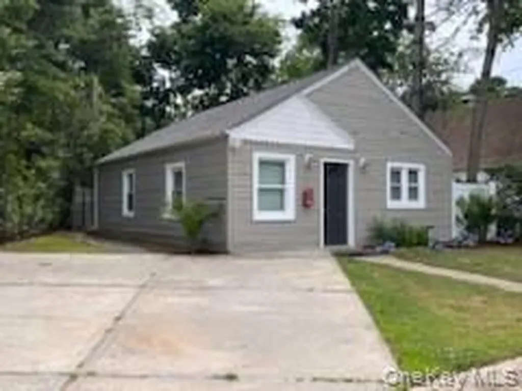44 Commander Avenue Hempstead NY 11550