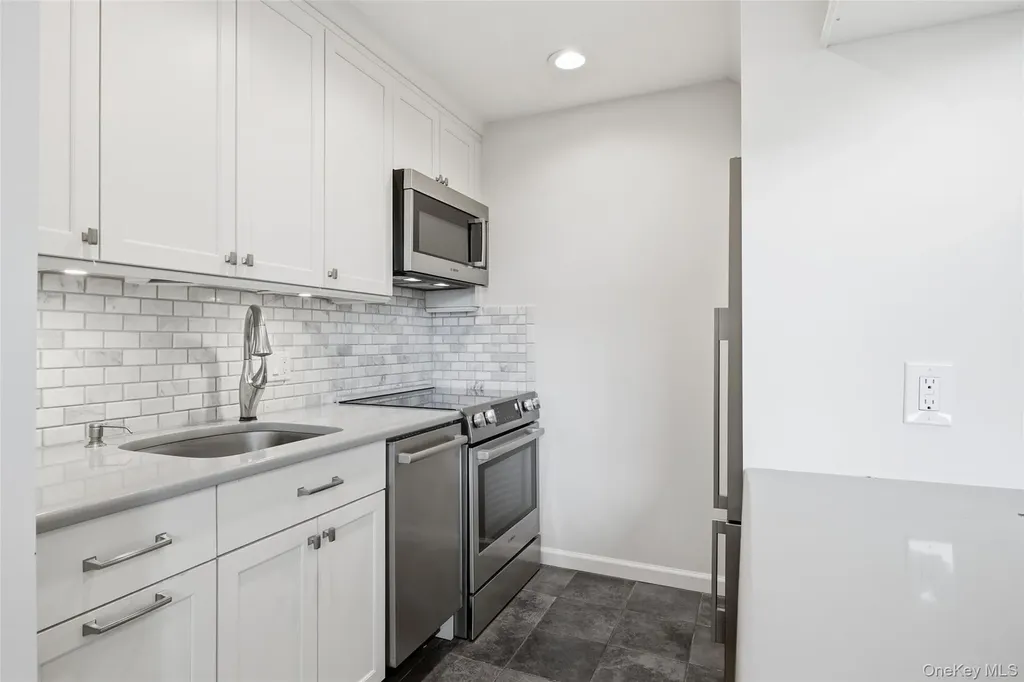 185 W Park Avenue Long Beach NY 11561