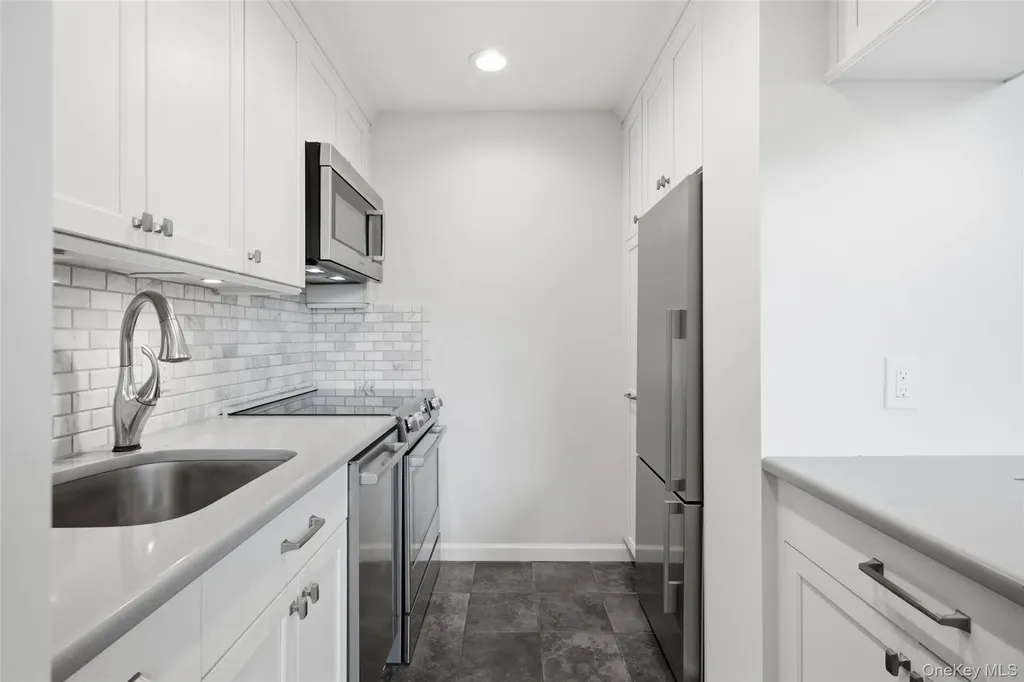185 W Park Avenue Long Beach NY 11561