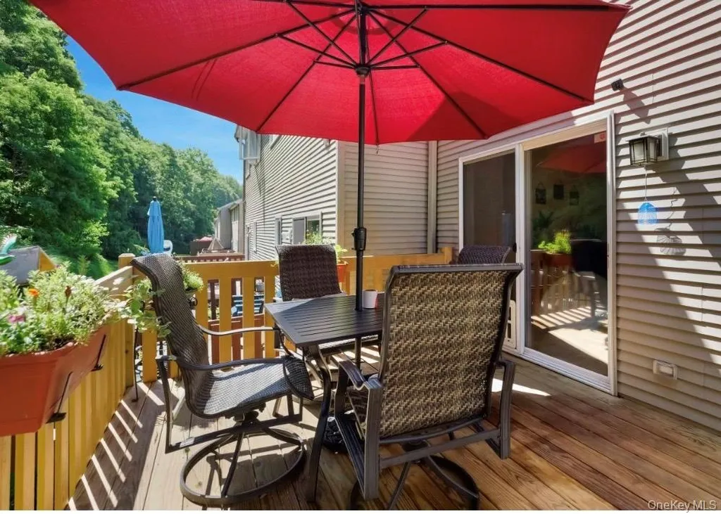 146 Foltim Way Congers NY 10920