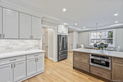 10 Hazel Place Floral Park NY 11001