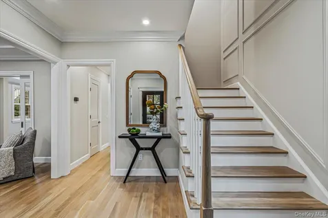 10 Hazel Place Floral Park NY 11001