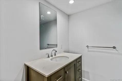 10 Hazel Place Floral Park NY 11001