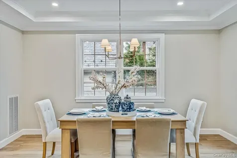 10 Hazel Place Floral Park NY 11001