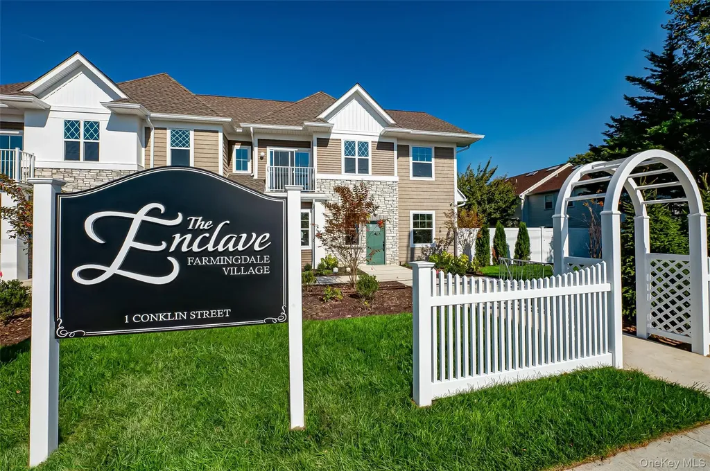 1 Conklin Street Farmingdale NY 11735