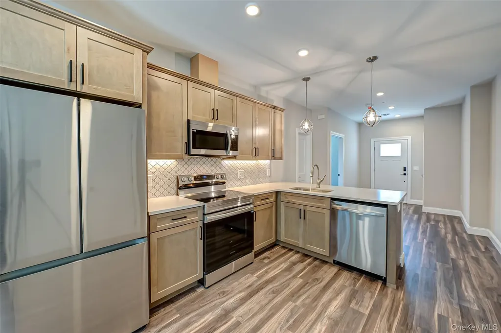 1 Conklin Street Farmingdale NY 11735